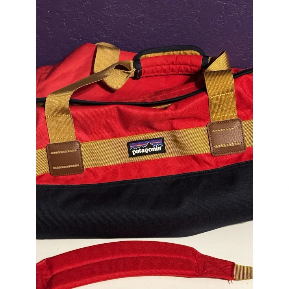 Patagonia 30L Arbor Duffle Bag Sumac Red Unisex Carry On Luggage